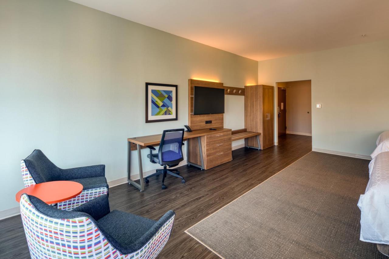 Holiday Inn Express & Suites - Charlotte - South End By Ihg Exteriér fotografie