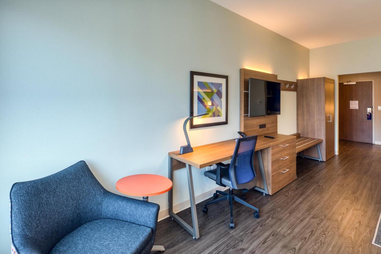 Holiday Inn Express & Suites - Charlotte - South End By Ihg Exteriér fotografie