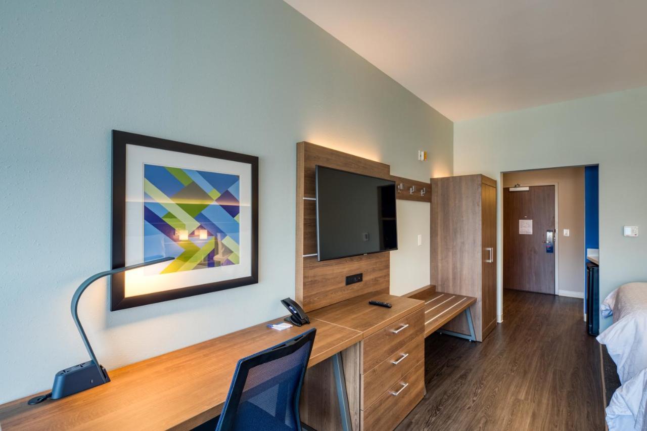 Holiday Inn Express & Suites - Charlotte - South End By Ihg Exteriér fotografie