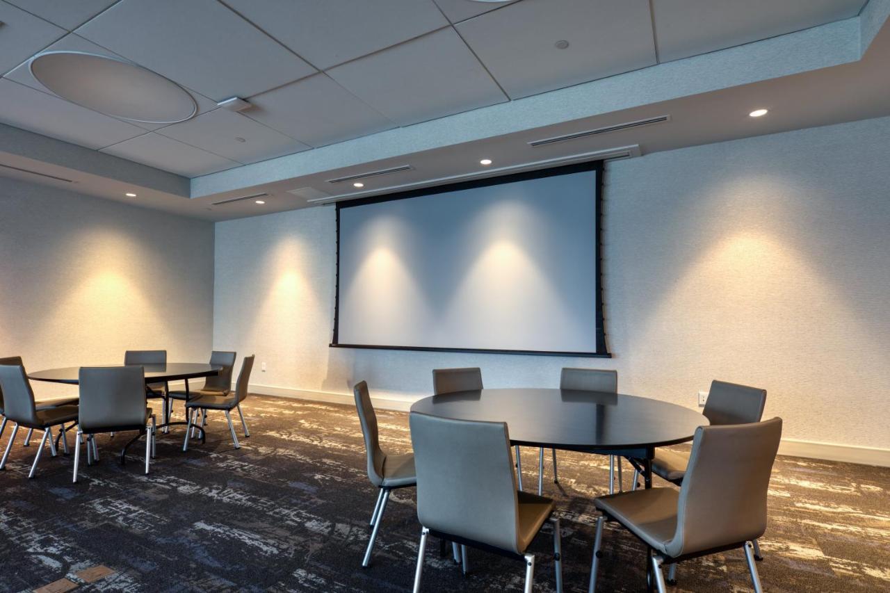Holiday Inn Express & Suites - Charlotte - South End By Ihg Exteriér fotografie